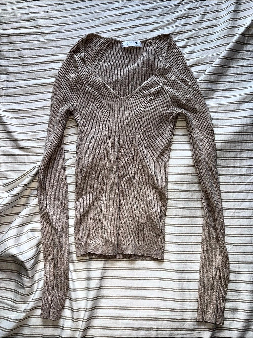 Primark V-Neck Sweater in Light Brown / Tan Size XS Like New